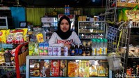 Selama menjadi agen BRILink, Jumarni merasakan keuntungan yang lumayan besar. 