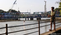 Kementerian PUPR mengganti dan/atau menduplikasi 37 Jembatan Callender Hamilton (CH) di Pulau Jawa yang rata-rata berusia 40 tahun, salah satunya Jembatan Cisadane, Tangerang.