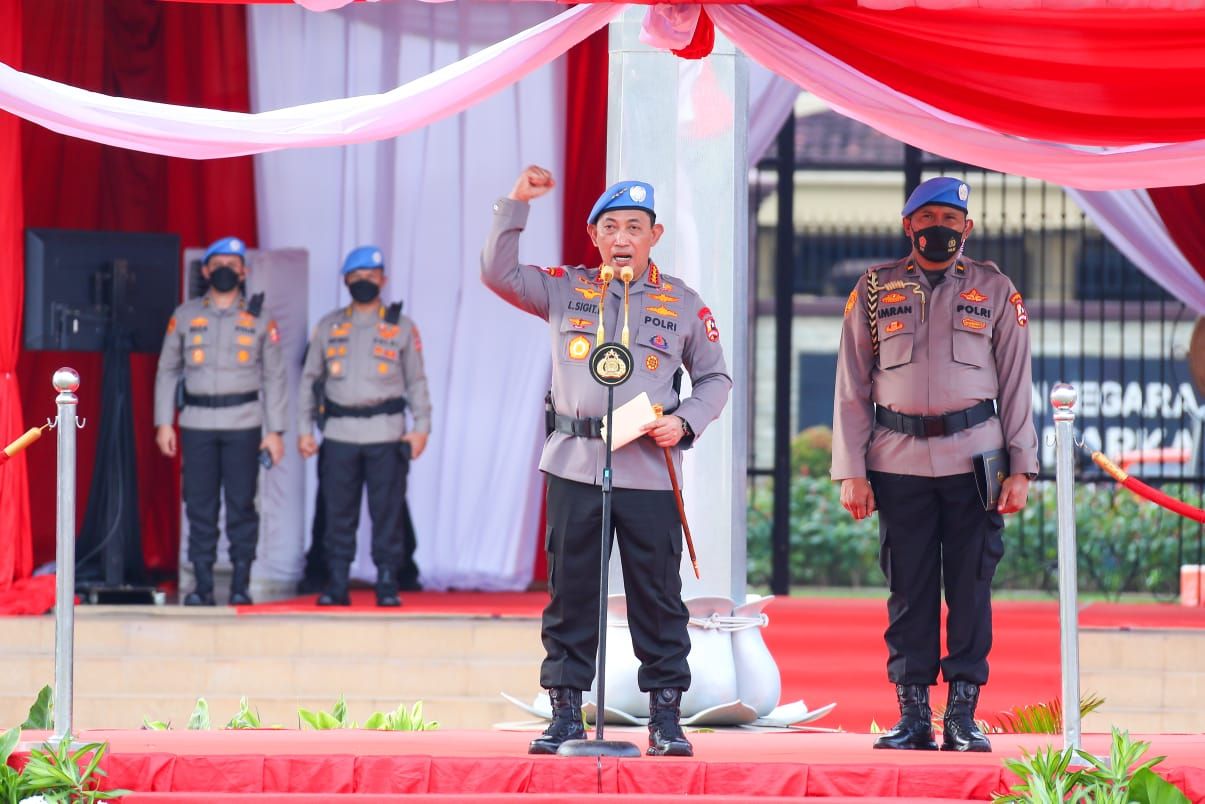 Kapolri Jenderal Listyo Sigit melepas pasukan perdamaian Kontingen Garuda Bhayangkara Satgas FPU 4 Minusca