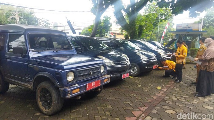 Kendaraan dinas yang akan dilelang oleh Pemkab Pandeglang