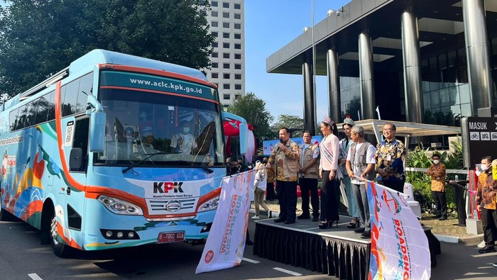 KPK kirim bus antikorupsi ke 3 provinsi (Hanafi-detikcom)