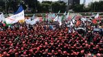 Penampakan Massa Buruh Tolak Kenaikan Harga BBM di depan DPR