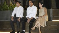 Jokowi dan Marcos Jr terlihat mengenakan pakaian berwarna putih. Sedangkan Louise memakai baju berwarna cokelat muda. Keduanya langsung duduk di Anjungan Sarinah. Jokowi tampak diapit Marcos Jr dan Louise.  