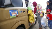 Pemkot Tangerang menggratiskan tarif untuk meringankan beban masyarakat pasca-kenaikan BBM.