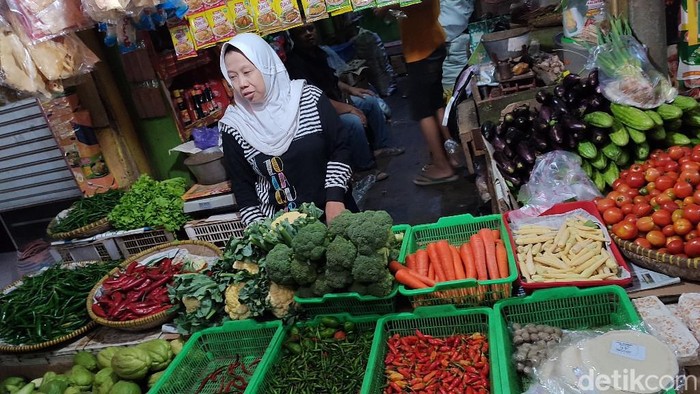 Pedagang sayuran di Pasar Manis Ciamis.