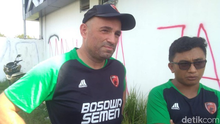 Pelatih PSM Makassar Bernardo Tavares jelang menghadapi Persebaya Surabaya