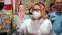 Ratu Atut dihukum atas kasus suap kepada mantan Ketua MK Akil Mochtar dan perkara pengadaan alat kesehatan. Dalam perkara suap Akil, Ratu Atut divonis 4 tahun penjara dan denda Rp 200 juta subsider 5 bulan kurungan. Vonis ini kemudian diperberat di tingkat kasasi menjadi 7 tahun penjara. Sedangkan dalam kasus korupsi alat kesehatan, Ratu Atut divonis penjara 5 tahun 6 bulan penjara dan denda Rp 250 juta subsider 3 bulan kurungan. 