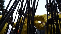 Kabel tersebut akan dipindahkan ke Sarana Jaringan Utilitas Terpadu (SJUT) di bawah tanah.
