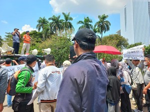 Massa Aksi Berkumpul di Patung Kuda Jakpus, Protes Harga BBM Naik