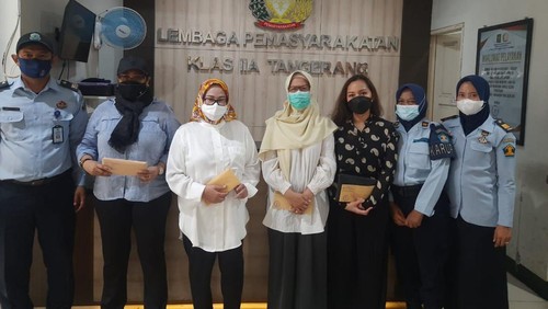 Pinangki Sirna Malasari (baju hitam)-(dok. Istimewa)