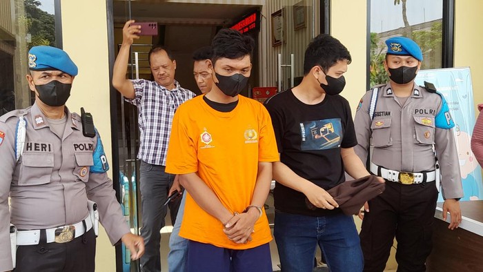 Polisi menangkap sekuriti pemerkosa ABG penyandang disabilitas di Bogor. Wakapolresta Bogor AKBP Ferdy Irawan mengatakan tersangka ditangkap pada Jumat 2 September 2022.