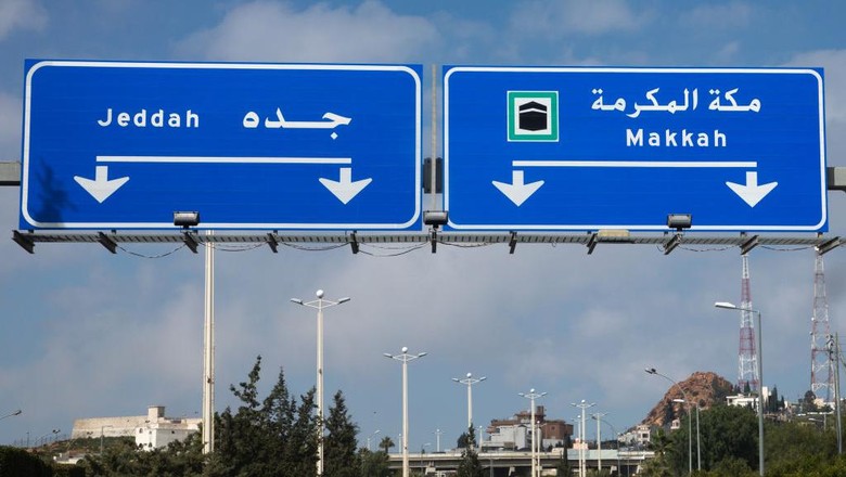 Potret Jalan Pemisah Muslim dan Nonmuslim di Mekah-Madinah Orang Israel yang mengunjungi Kota Mekah bikin geger. Di sisi lain, kenapa orang nonmuslim dilarang masuk ke Mekah?