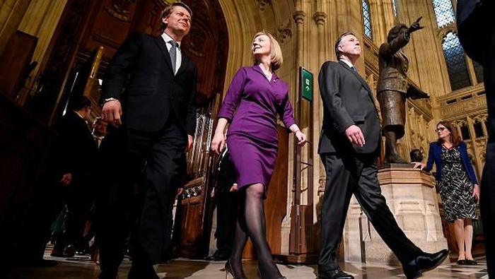 Liz Truss menjadi Perdana Menteri (PM) Inggris pengganti Boris Johnson. Wanita berusia 47 tahun itu sebelumnya menjabat sebagai Menteri Luar Negeri Inggris.
