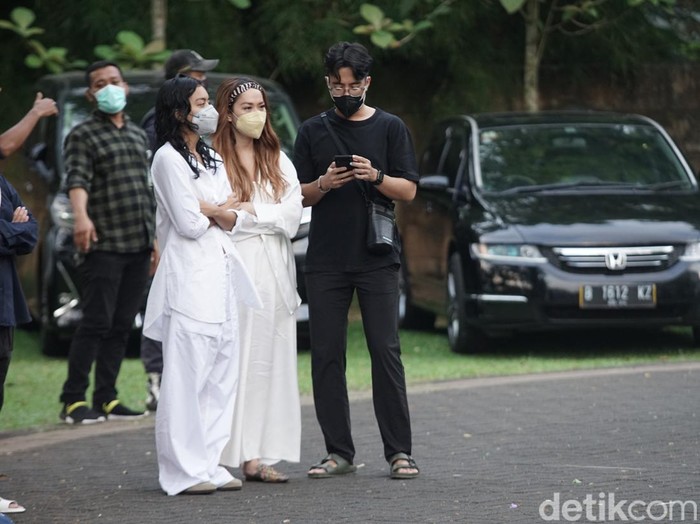 Suasana rumah duka Reza Gunawan di BSD, Tangerang Selatan, pada Selasa (6/9/2022). Reza Gunawan meninggal dunia usai sempat dirawat.