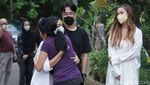 Sejumlah Artis Datangi Rumah Duka Reza Gunawan