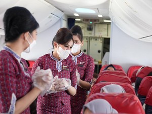 Lulusan SMA Merapat! Lion Air Buka Lowongan Pramugari & Pramugara Nih