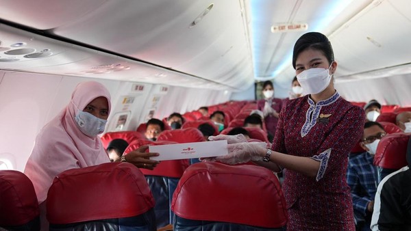 Pembukaan rute baru ini tentu saja sejalan sebagai upaya mendukung proses pemulihan perekonomian daerah dan nasional. Untuk rute ini, Lion Air mengoperasikan pesawat jenis Boeing 737-800 Next Generation kapasitas 189 kursi kelas ekonomi. (dok. Lion Air) Pembukaan rute baru ini tentu saja sejalan sebagai upaya mendukung proses pemulihan perekonomian daerah dan nasional. Untuk rute ini, Lion Air mengoperasikan pesawat jenis Boeing 737-800 Next Generation kapasitas 189 kursi kelas ekonomi. (dok. Lion Air)