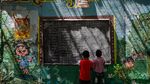Luar Biasa, Guru Ini Beri Sekolah Gratis di Kolong Jembatan New Delhi