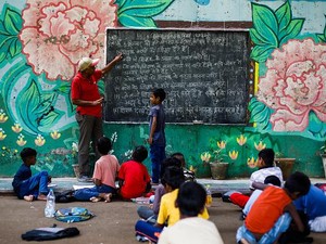 Melihat Perbandingan Gaji Guru di India dan Indonesia, Lebih Tinggi Mana?