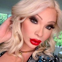 Jangan berhenti, Aku menyukainya, aku menghargai kejujuran dan transparansimu, Kesempurnaan plastik yang hebat jangan berhenti mencoba, tulis netizen. Foto: Instagram @theserenasmith