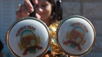 Air yang digunakan untuk membuat bir juga berasal dari mata air alami yang mengalir dari desa terdekat. Sementara bahan lainnya yang diimpor seperti malt dari Belgia dan Prancis, dan ragi yang berasal dari London. David Silverman/Getty Images)  