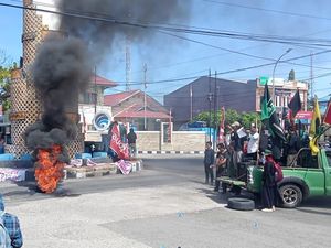 Mahasiswa Sinjai Demo Desak Polisi Usut Dugaan Penimbunan BBM