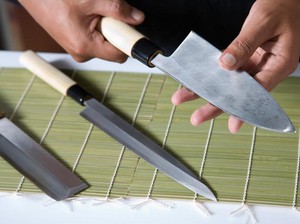 Tips Agar Pisau Selalu Tajam dan Awet Saat Dipakai Masak