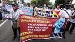 Massa Guru Demo di Kantor DPRD Kalteng, Ada Apa?
