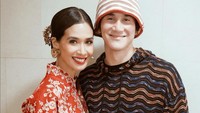 Vino G Bastian dikenal bucin banget karena pernah hanya follow akun Instagram istrinya, Marsha Timothy. Foto: Instagram/@vinogbastian__ @marshatimothy