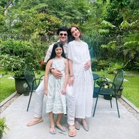 Ekspresi kasih sayang juga kerap ditunjukkan Marsha Timothy kepada Vino G. Bastian. “Thank You loves for the never ending support .. ❤️,” tulisnya di salah satu unggahan foto Instagram. Foto: Instagram/@vinogbastian__ @marshatimothy