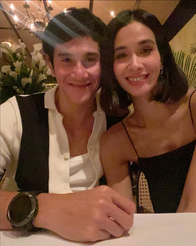 Terlepas dari itu, Vino G. Bastian dan Marsha Timothy sering dipandang sebagai sosok ‘couple goals’. Mereka kerap memperlihatkan kebersamaan di media sosial maupun publik, namun tak mengumbar kemesraan dengan berlebihan. Foto: Instagram/@vinogbastian__ @marshatimothy