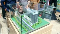 Gedung tersebut  terdiri dari 10 lantai dengan tinggi 46,6 meter dan menjadi gedung perkantoran tertinggi yang dilengkapi dengan ruang terbuka hijau di lantai empat serta ditargetkan rampung pada 2024.