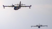 Pesawat generasi terbaru CL-515 buatan Kanada ini merupakan pesawat pemadam kebakaran multi-misi canggih yang baru dikembangkan.  