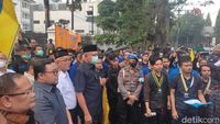 Demo Mahasiswa Ricuh Di DPRD Jabar: 10 Orang Ditangkap, 2 Provokator Diburu