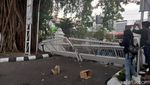 Panas! Gerbang Kantor DPRD DIY Malioboro Roboh Buntut Ricuh Demo BBM