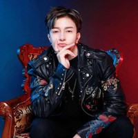 Tak kalah tampan, Napaphat Chamcoy memiliki penampilan bak oppa Korea. Namun siapa sangka di balik paras tampannya, rupanya Napaphat aslinya seorang wanita. Nama Napaphat atau Annindy Ann sendiri sudah cukup populer di Thailand. Foto: dok. Instagram/@anniindy_ann