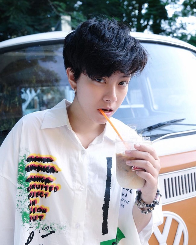 Sunanta Nan Yuraniyom merupakan aktor asal Thailand yang ternyata aslinya adalah seoraang wanita. Nama Nan sendiri mulai dikenal ketika dirinya mengikuti ajang pencarian bakat. Nan juga sempat merilis sebuah lagu yang pernah viral di Thailand yang berjudul Make It Real. Hingga saat ini Nan sudah berhasil mengumpulkan sekitar 235 ribu pengikut di akun Instagramnya. Foto: dok. Instagram/@theconando