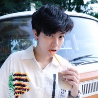 Sunanta Nan Yuraniyom merupakan aktor asal Thailand yang ternyata aslinya adalah seoraang wanita. Nama Nan sendiri mulai dikenal ketika dirinya mengikuti ajang pencarian bakat. Nan juga sempat merilis sebuah lagu yang pernah viral di Thailand yang berjudul Make It Real. Hingga saat ini Nan sudah berhasil mengumpulkan sekitar 235 ribu pengikut di akun Instagramnya. Foto: dok. Instagram/@theconando