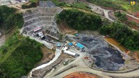 Pembangunan Bendungan Way Apu di Kabupaten buru sudah dimulai sejak 2017. Bendungan ini sempat terkendala soal lahan dan sempat dilakukan adendum kontrak. Foto: Dok. Kementerian PUPR