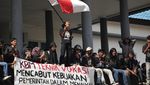 Harga BBM Naik Picu Aksi Mahasiswa di Berbagai Daerah, Ini Fotonya
