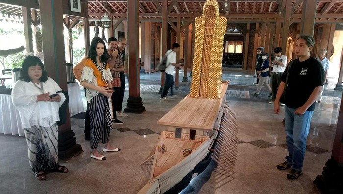 Dorong Ekosistem Konten Kreasi Budaya Lewat Festival Indonesia Bertutur 2022 Kementerian Pendidikan, Kebudayaan, Riset, dan Teknologi (Kemendikbudristek) menggelar Festival Indonesia Bertutur sebagai sarana untuk menjaga budaya berkelanjutan dan cagar budaya sebagai sumber ilmu pengetahuan.