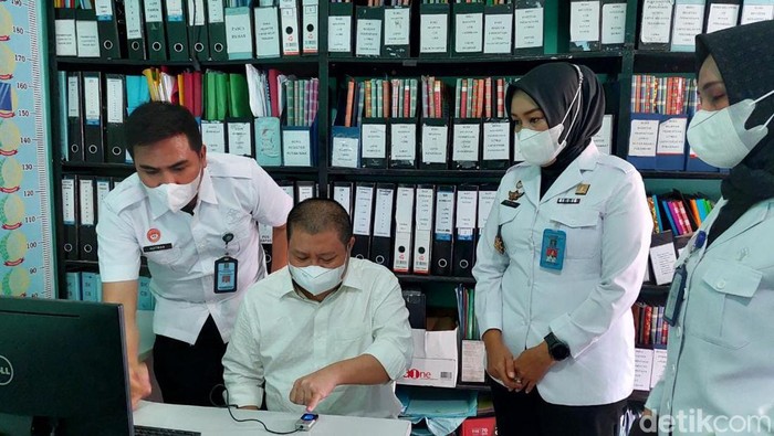 Eks Bupati Bengkalis Amril Mukminin bebas bersyarat.