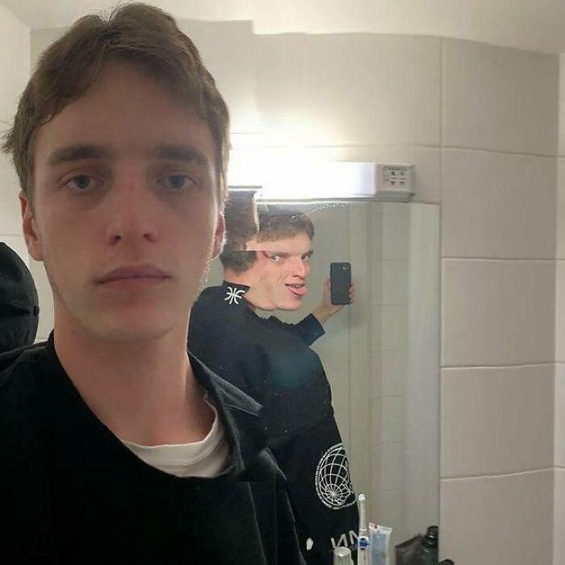 Foto membingungkan yang bikin penasaran