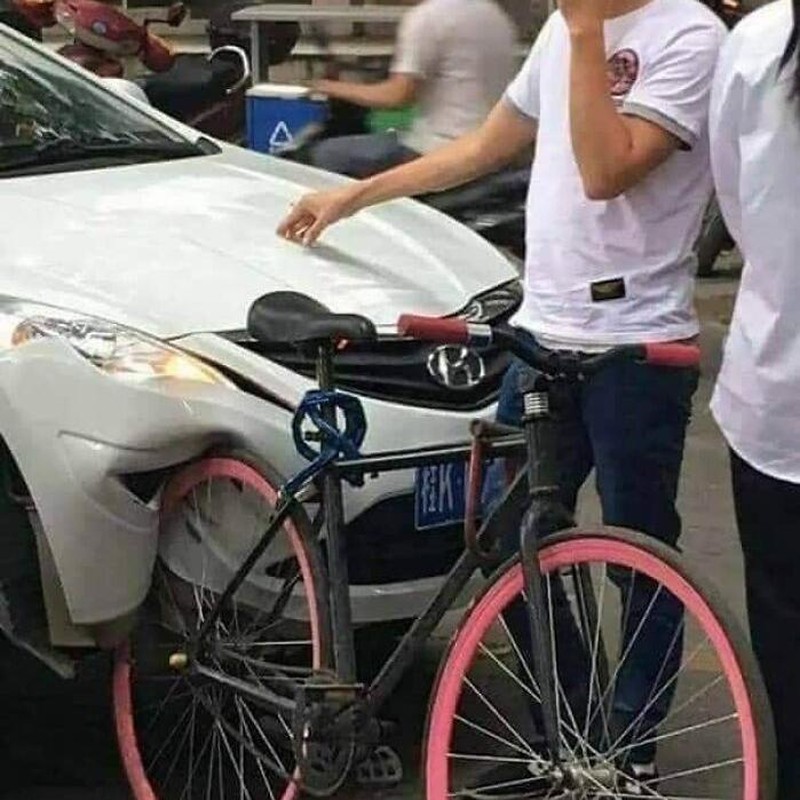 Foto membingungkan yang bikin penasaran