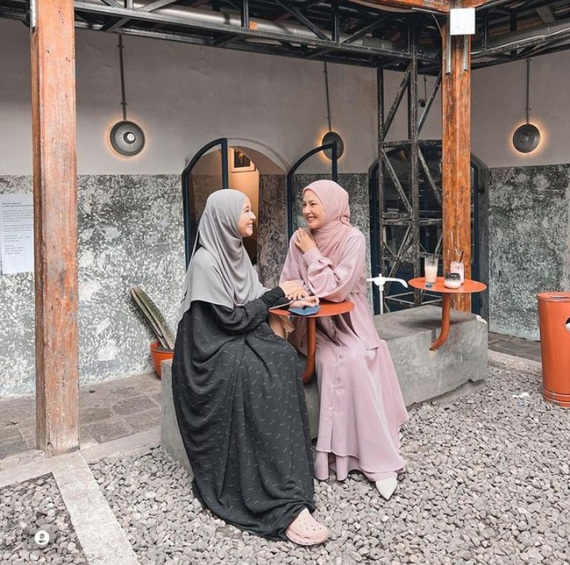 Galeri foto Dara Arafah 10 Momen Dara Arafah Saat Makan Es Krim dan Dinner di Resto Mewah