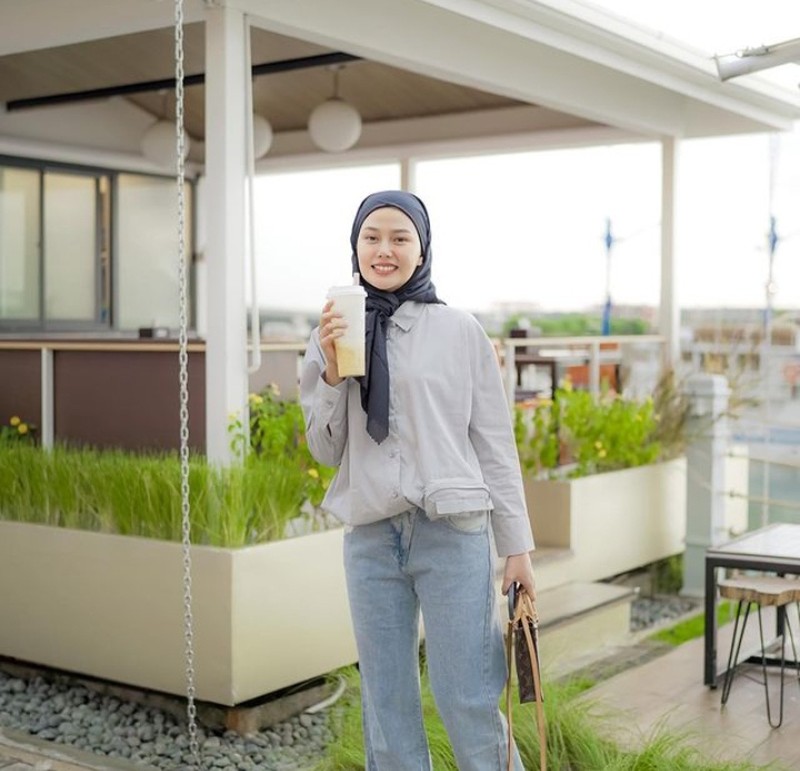 Galeri foto Dara Arafah 10 Momen Dara Arafah Saat Makan Es Krim dan Dinner di Resto Mewah