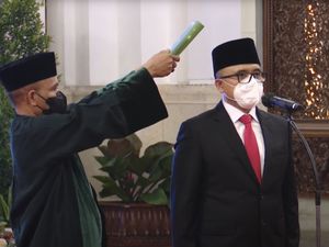 Azwar Anas Resmi Jabat MenPAN-RB usai Dilantik Jokowi di Istana