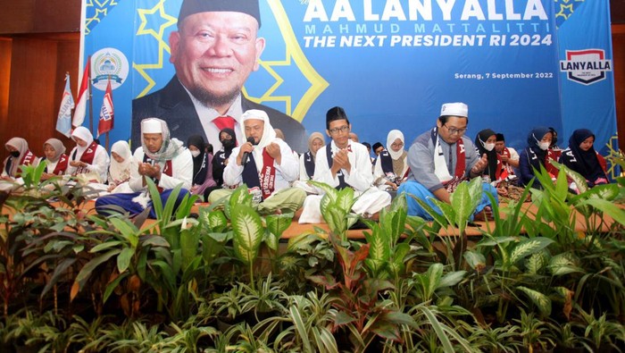 Dukungan untuk Ketua Dewan Perwakilan Daerah (DPD) Republik Indonesia, AA LaNyalla M Mattalitti terus mengalir mendapat dukungan dari berbagai elemen masyarakat. Kini giliran santri di Banten.