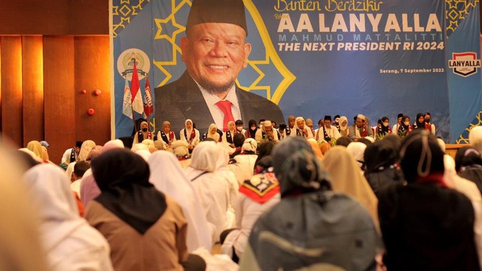 Dukungan untuk Ketua Dewan Perwakilan Daerah (DPD) Republik Indonesia, AA LaNyalla M Mattalitti terus mengalir mendapat dukungan dari berbagai elemen masyarakat. Kini giliran santri di Banten.
