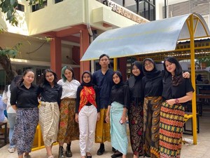 Kampanye Mahasiswa Berkain: Ada Apa?